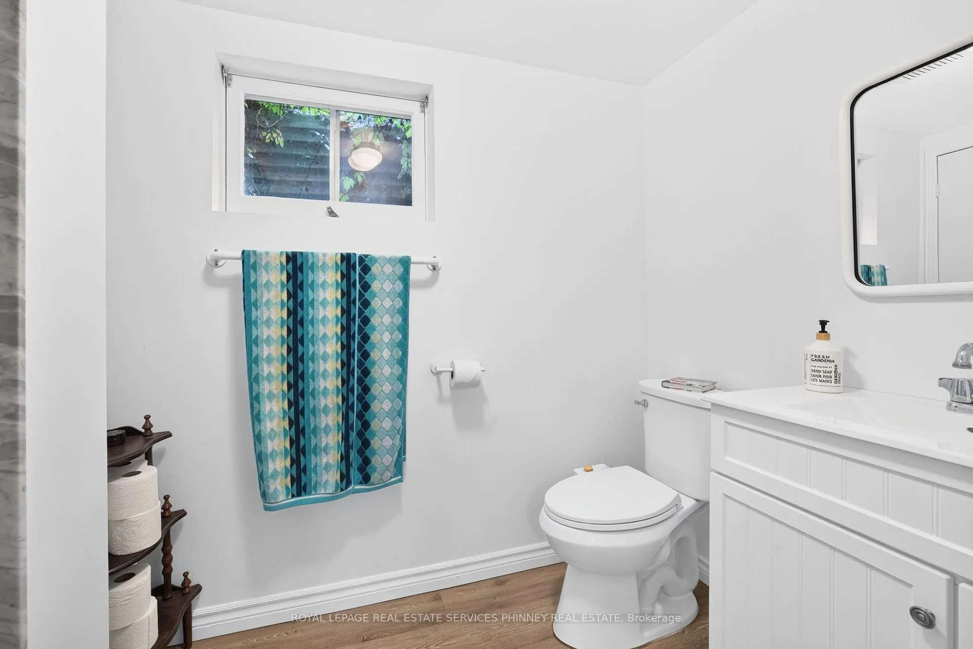 Photo 20 of 1379 Tyneburn Crescent, Mississauga, Applewood — HOMEH