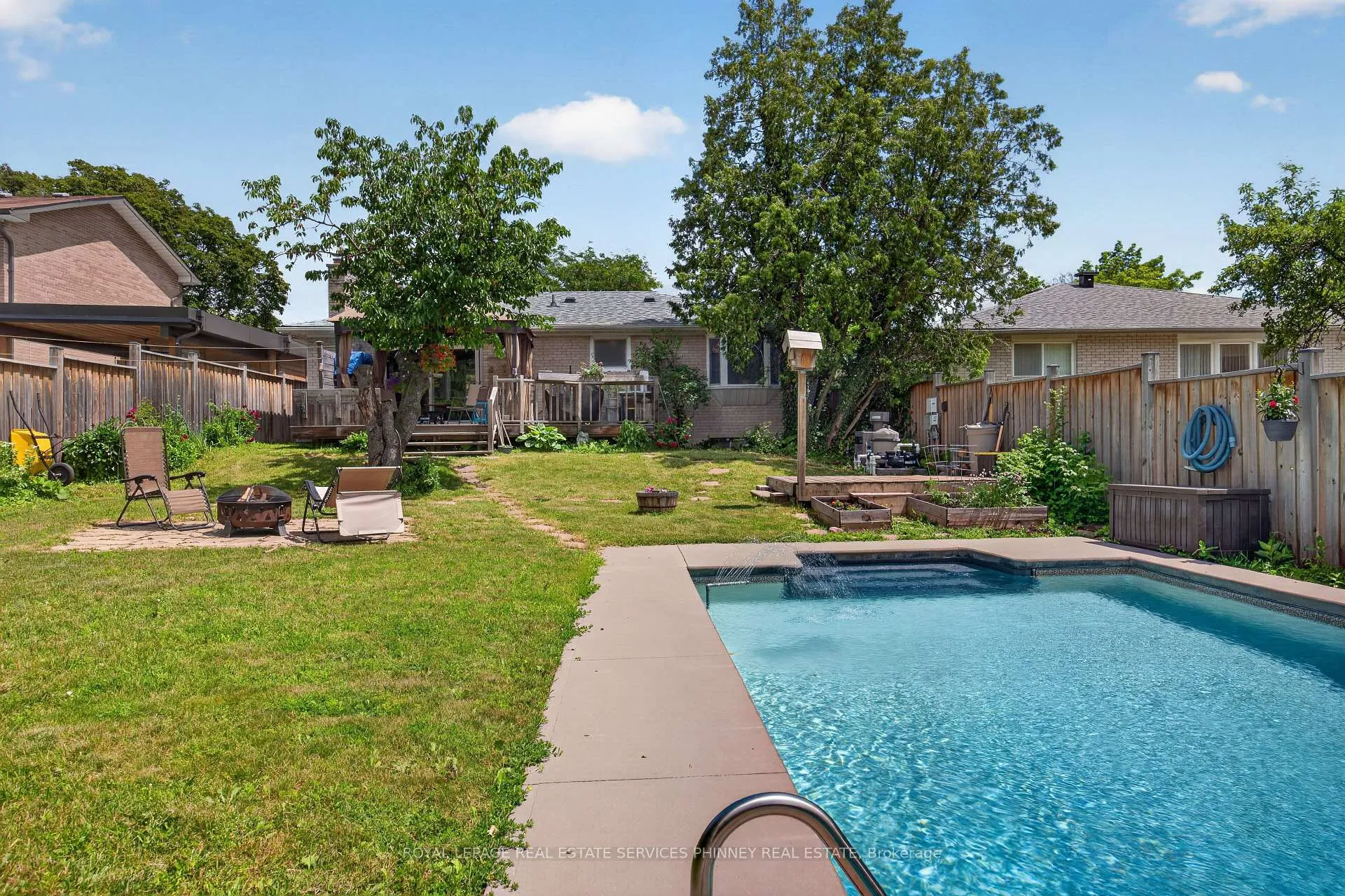 Photo 23 of 1379 Tyneburn Crescent, Mississauga, Applewood — HOMEH