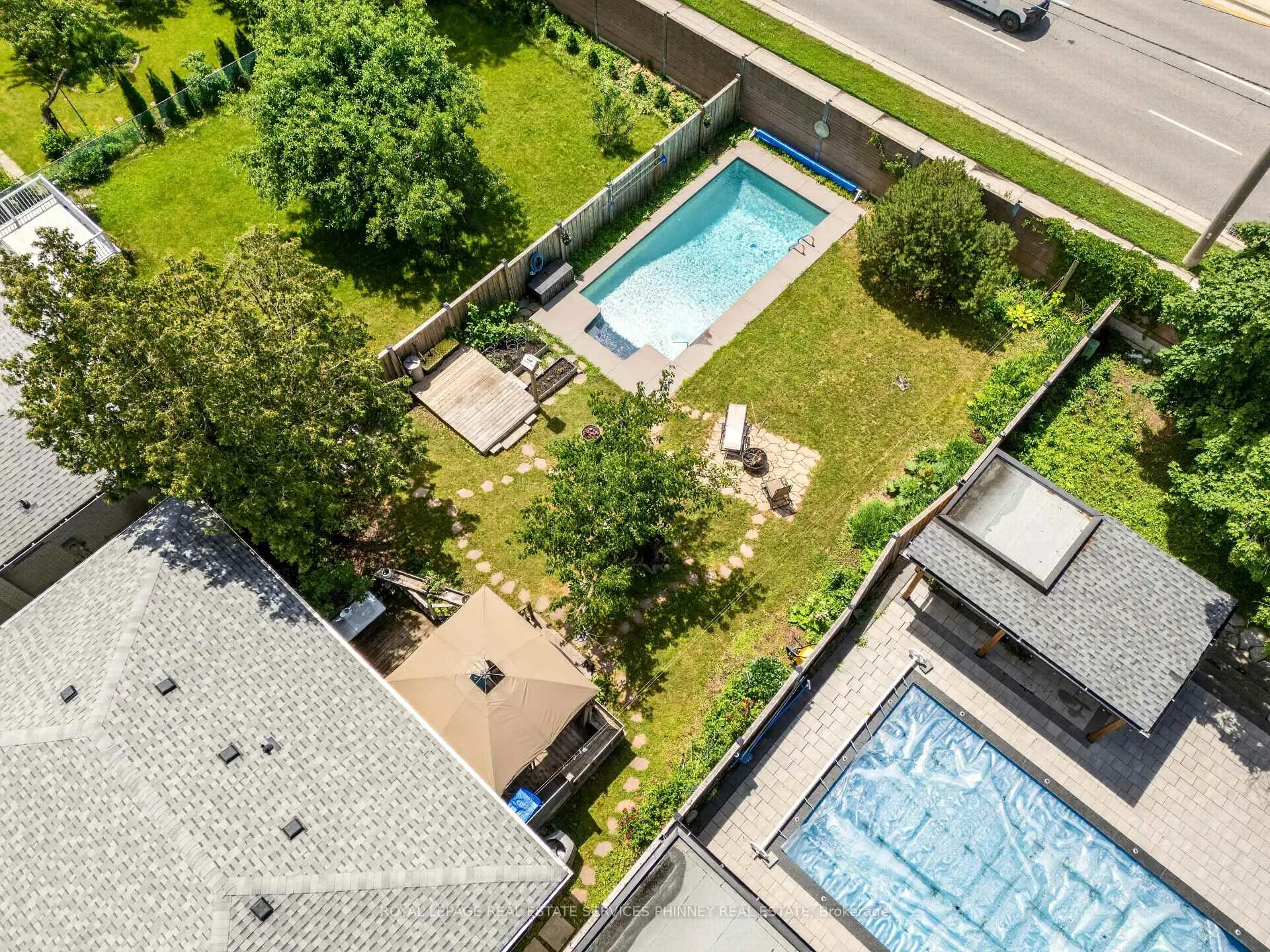 Photo 26 of 1379 Tyneburn Crescent, Mississauga, Applewood — HOMEH