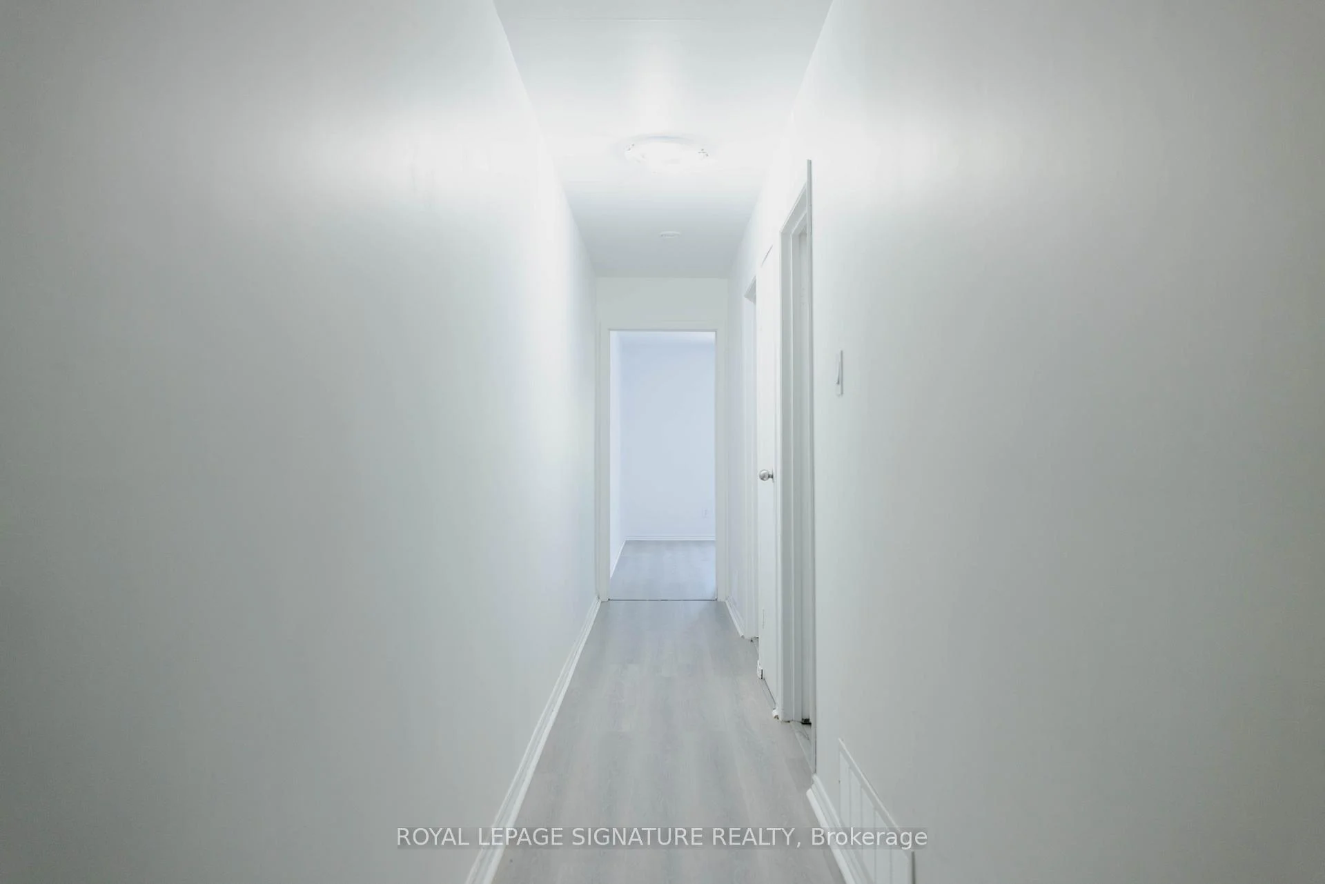 Photo 3 of 237 Pickering Street, Toronto, East End-Danforth — HOMEH
