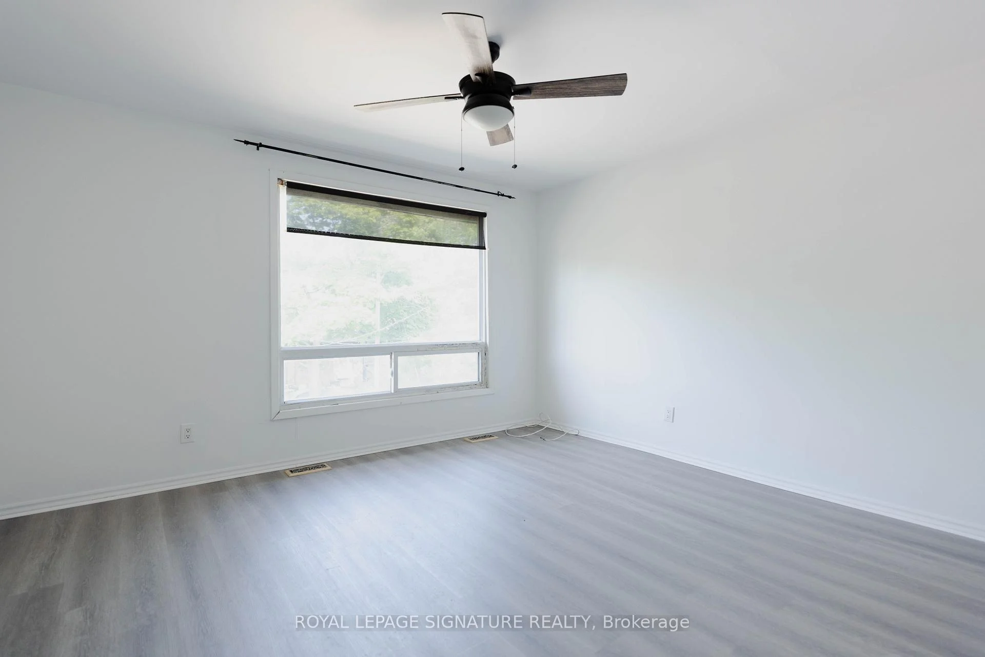 Photo 4 of 237 Pickering Street, Toronto, East End-Danforth — HOMEH