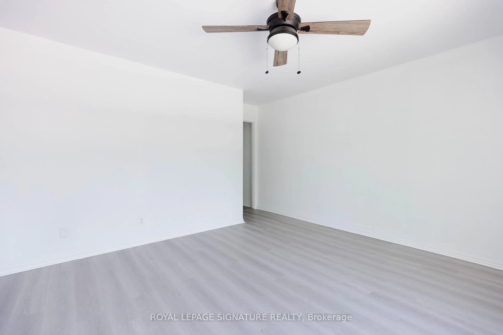 Photo 5 of 237 Pickering Street, Toronto, East End-Danforth — HOMEH