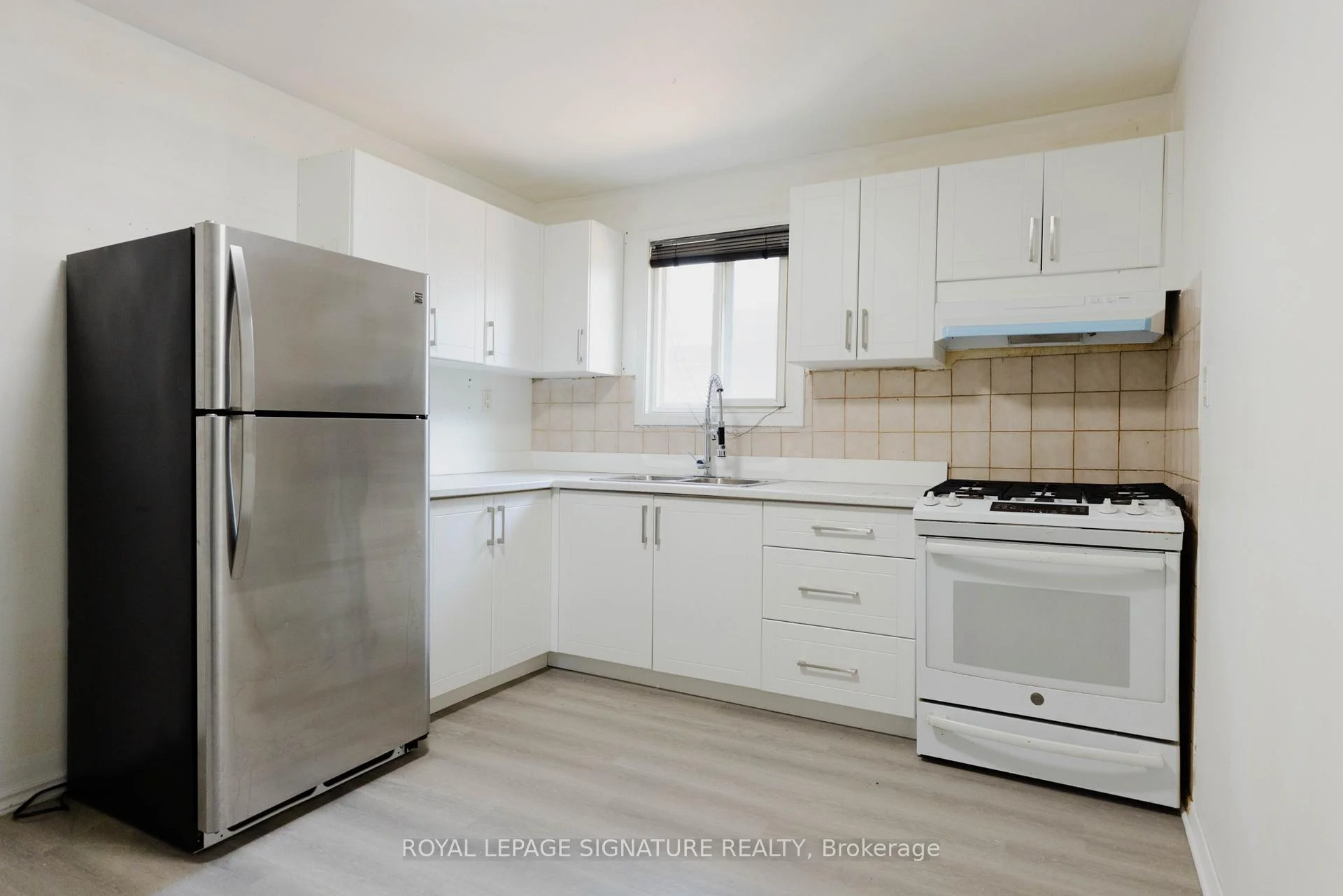 Photo 9 of 237 Pickering Street, Toronto, East End-Danforth — HOMEH