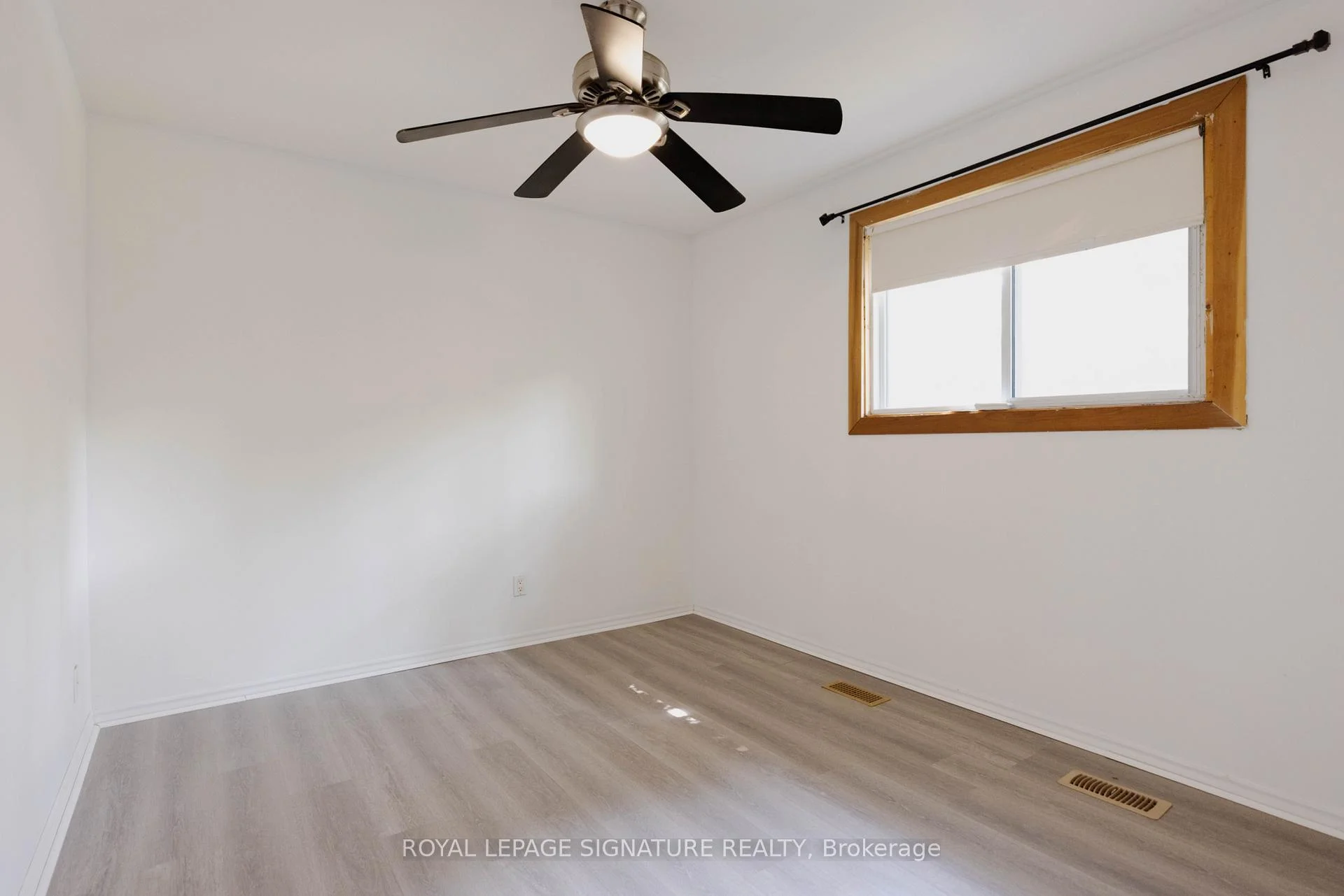 Photo 14 of 237 Pickering Street, Toronto, East End-Danforth — HOMEH
