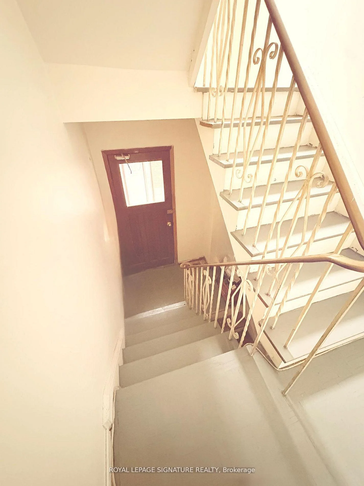 Photo 45 of 237 Pickering Street, Toronto, East End-Danforth — HOMEH