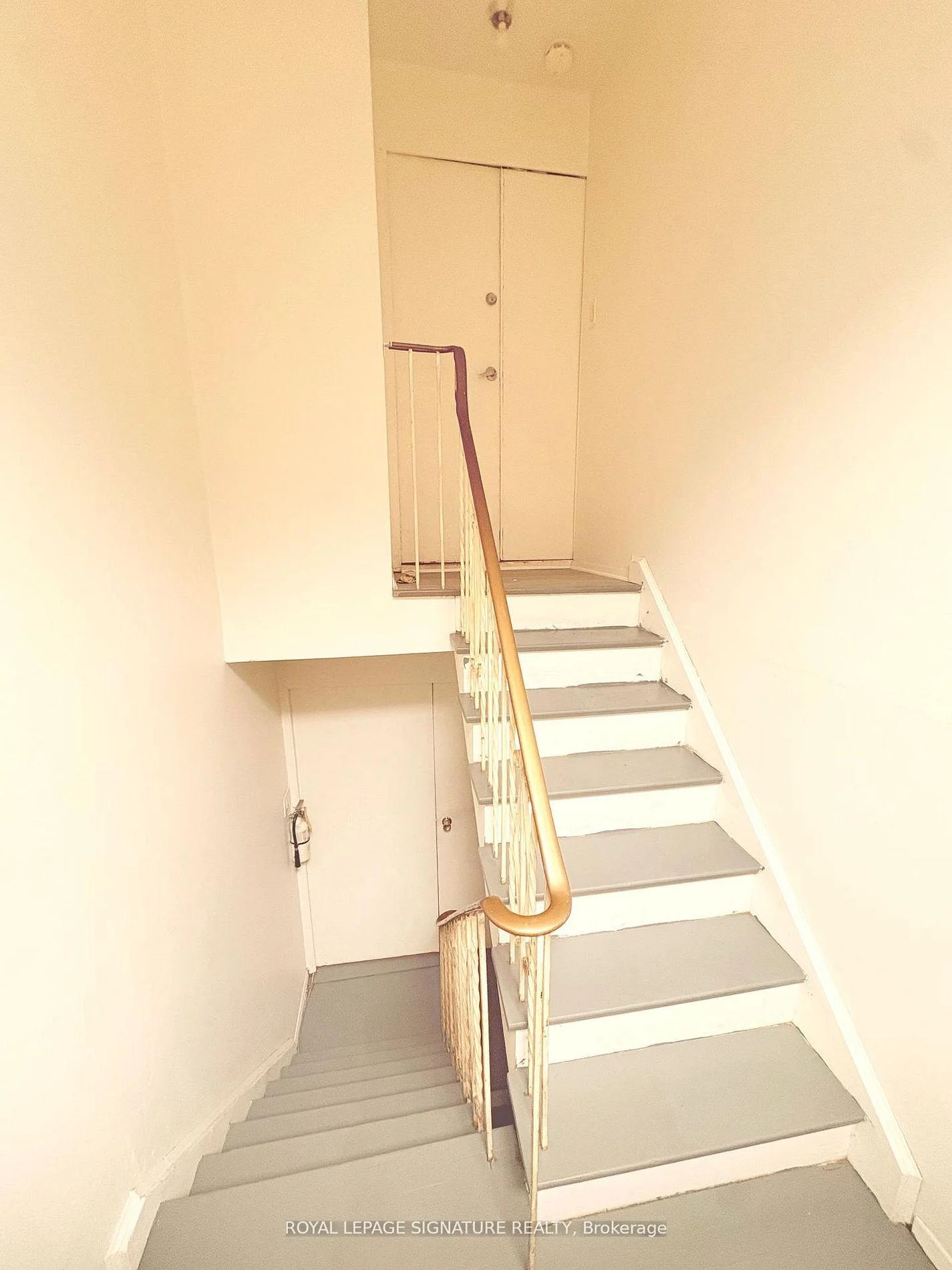 Photo 46 of 237 Pickering Street, Toronto, East End-Danforth — HOMEH