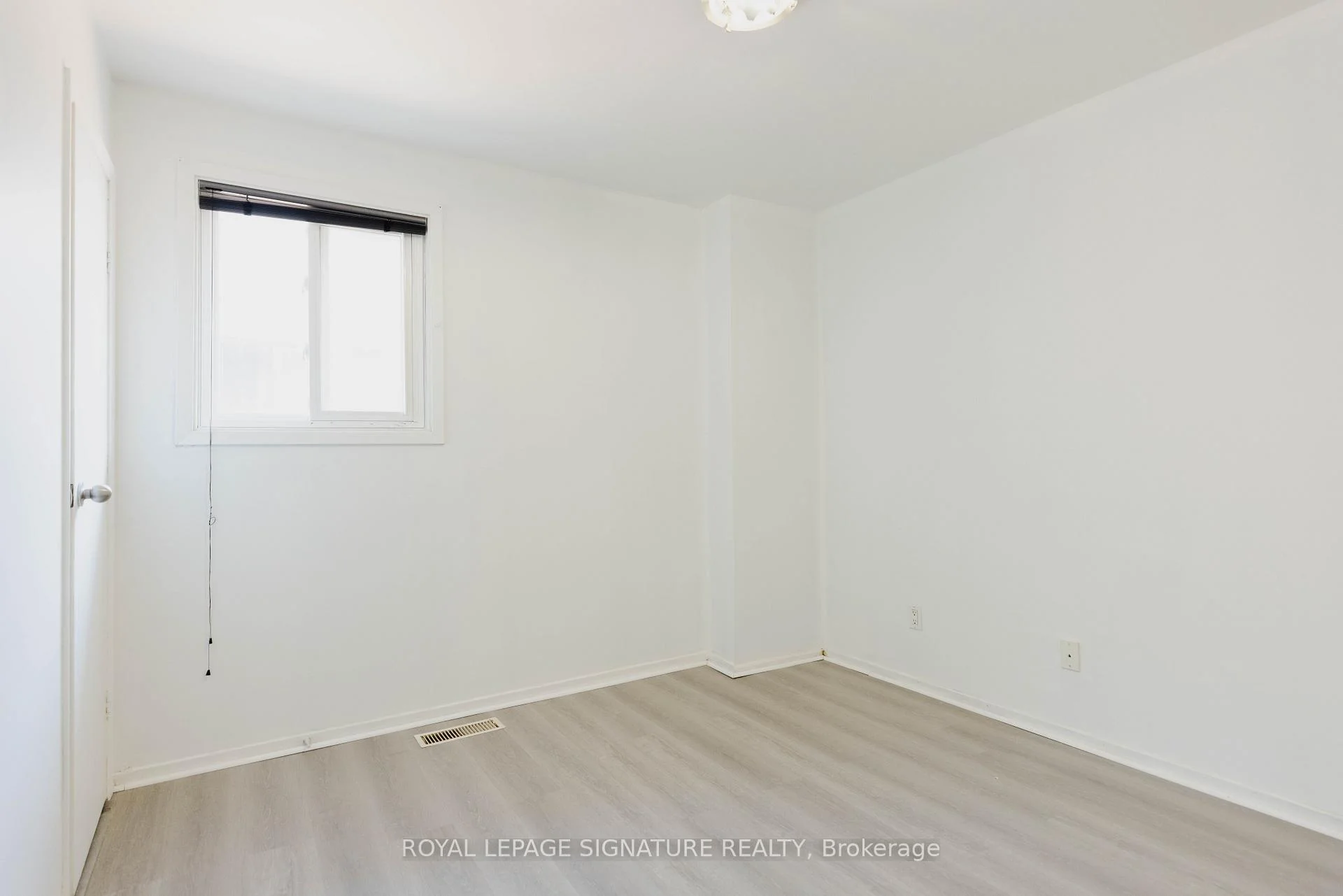 Photo 19 of 237 Pickering Street, Toronto, East End-Danforth — HOMEH