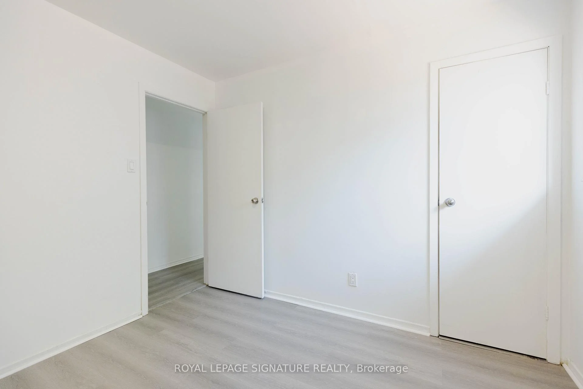 Photo 21 of 237 Pickering Street, Toronto, East End-Danforth — HOMEH