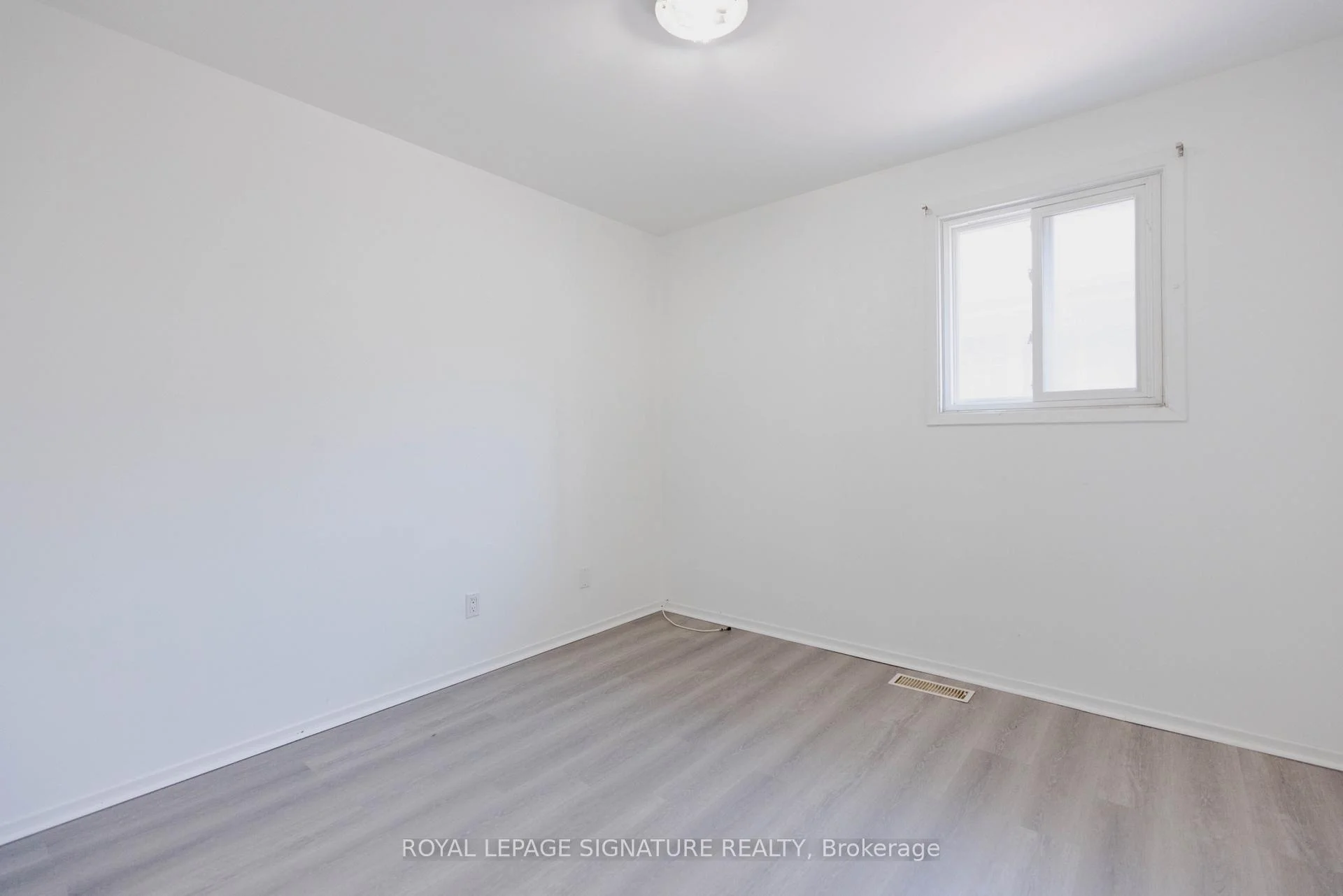 Photo 22 of 237 Pickering Street, Toronto, East End-Danforth — HOMEH