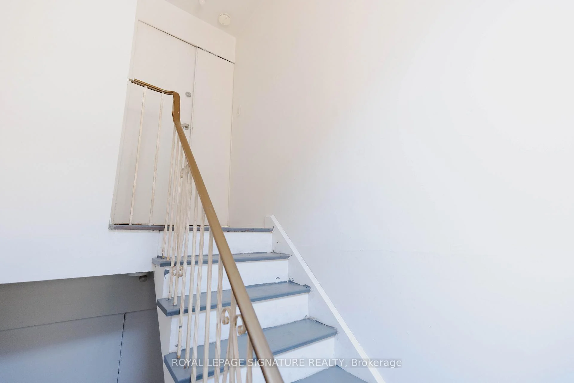 Photo 26 of 237 Pickering Street, Toronto, East End-Danforth — HOMEH