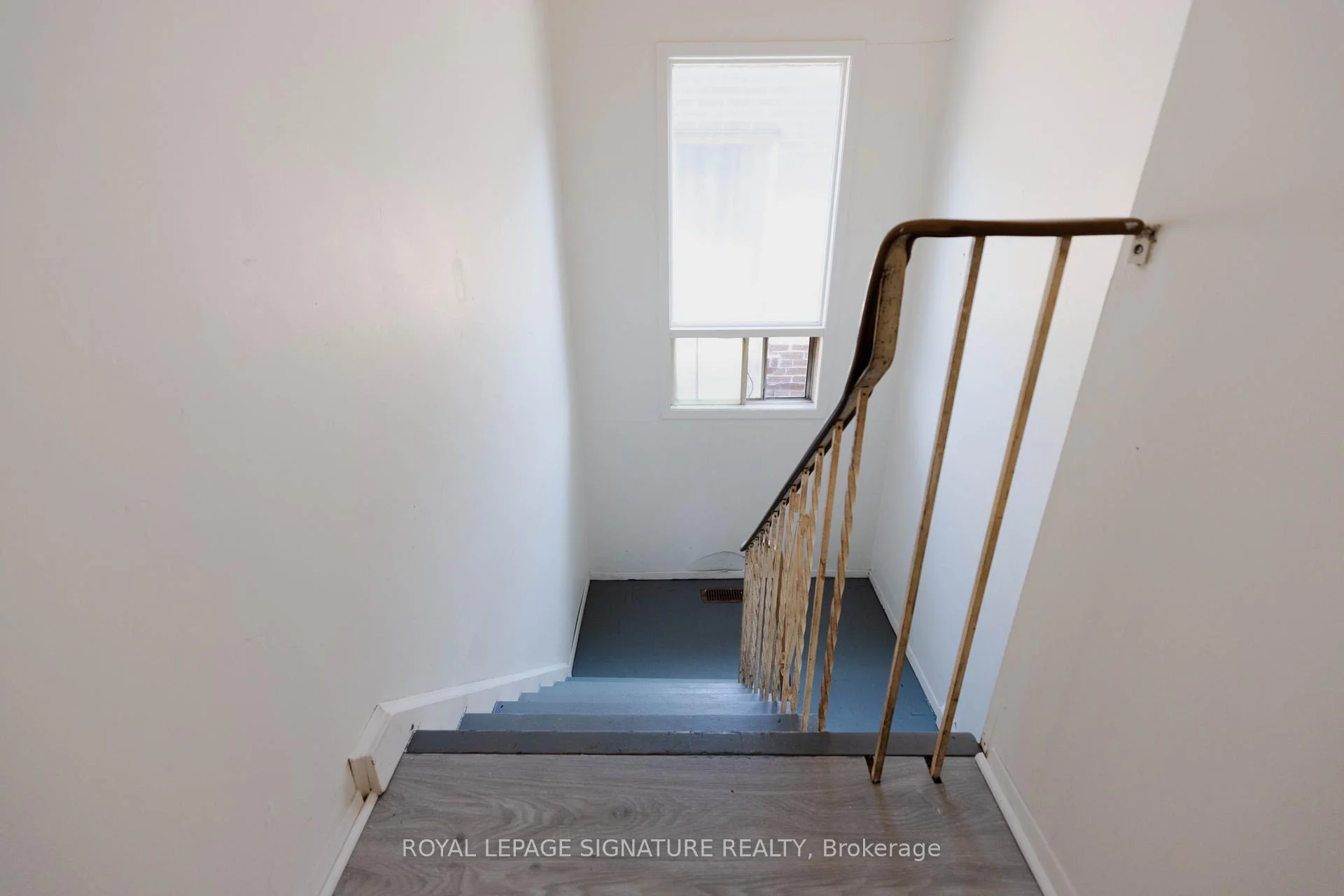 Photo 27 of 237 Pickering Street, Toronto, East End-Danforth — HOMEH