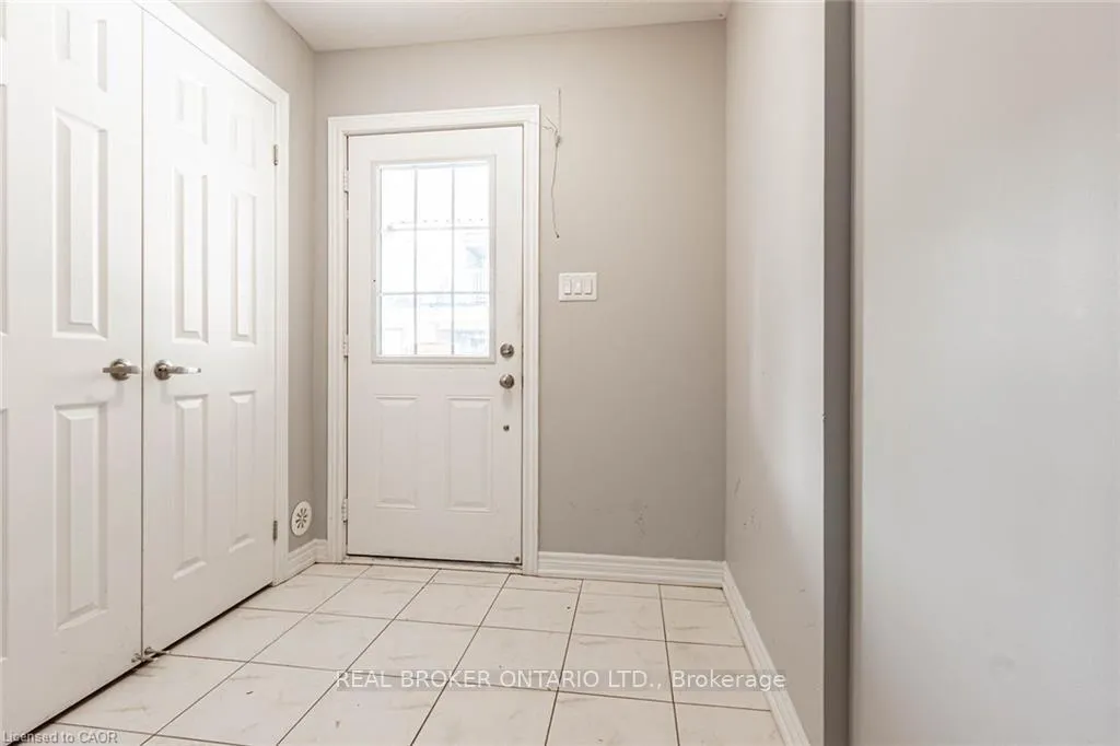 Photo 4 of Unit 31, 420 Linden Drive, Waterloo, Beechwood/University — HOMEH