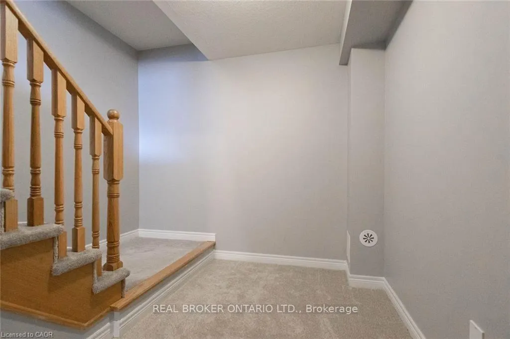 Photo 5 of Unit 31, 420 Linden Drive, Waterloo, Beechwood/University — HOMEH