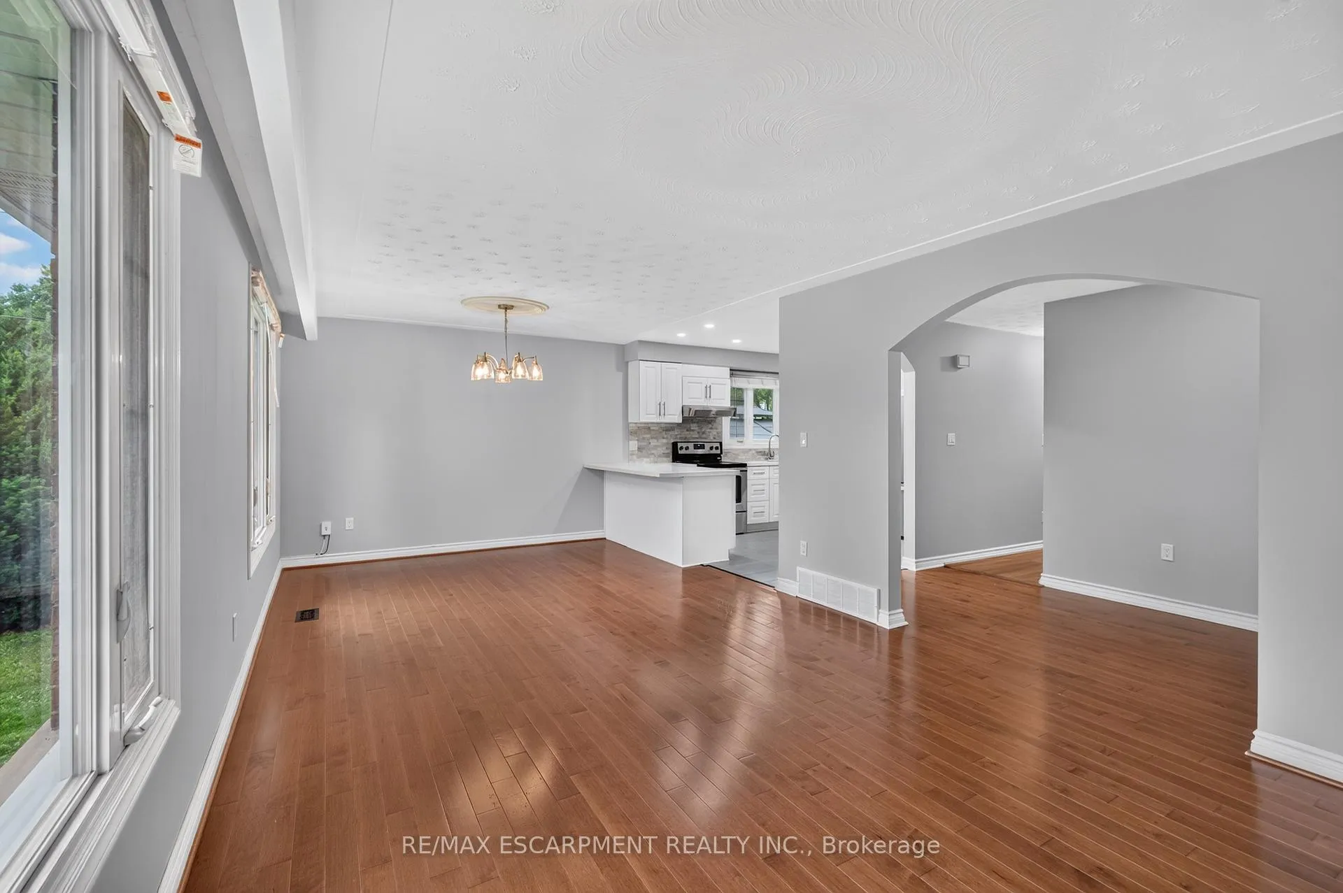 Photo 5 of Unit 1- UPPER, 294 Jones Road, Hamilton, Fruitland — HOMEH