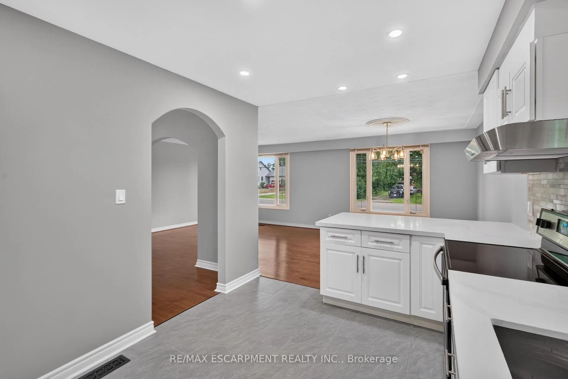 Photo 8 of Unit 1- UPPER, 294 Jones Road, Hamilton, Fruitland — HOMEH
