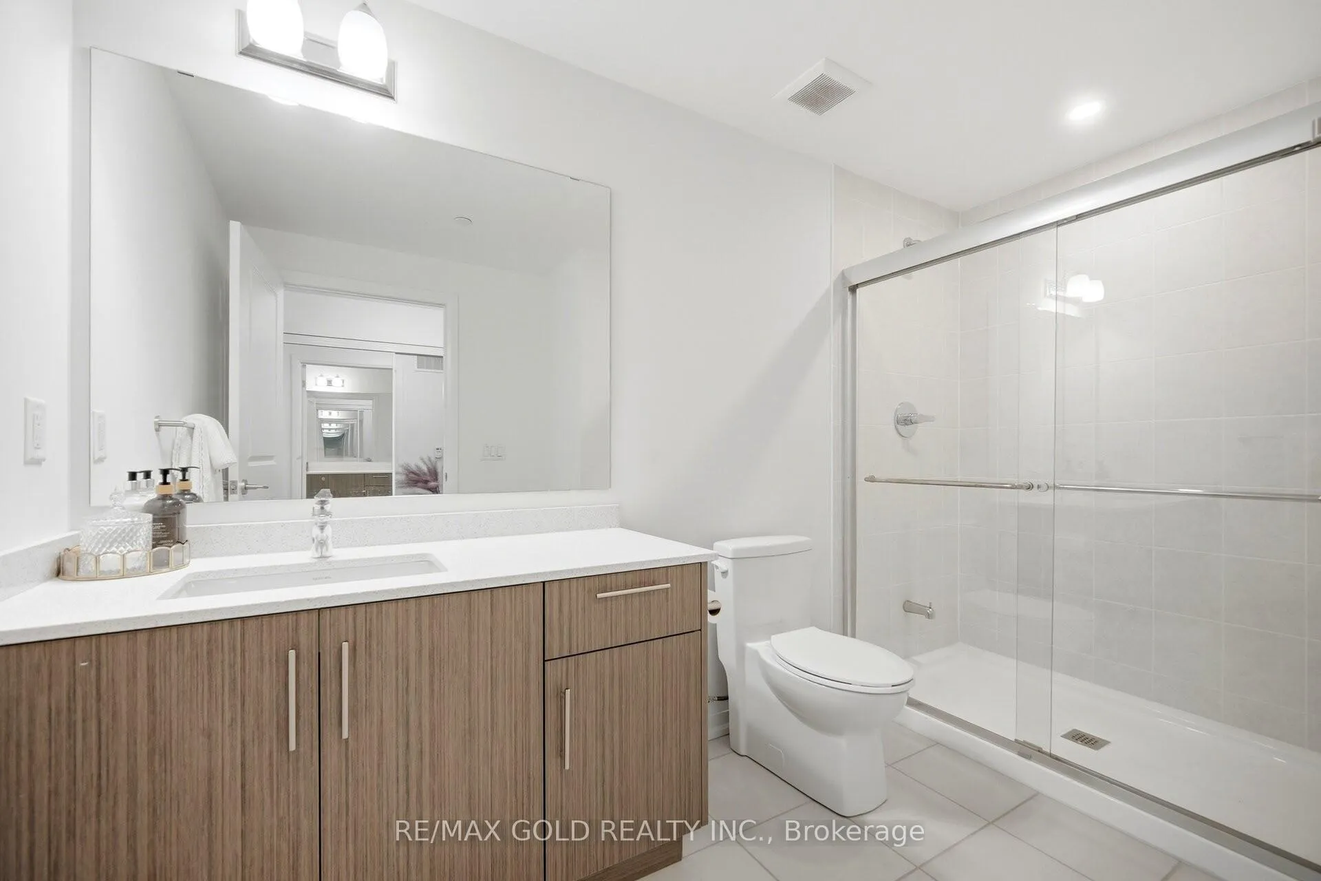 Photo 11 of Unit 307, 95 Attmar Drive, Brampton, Bram East — HOMEH