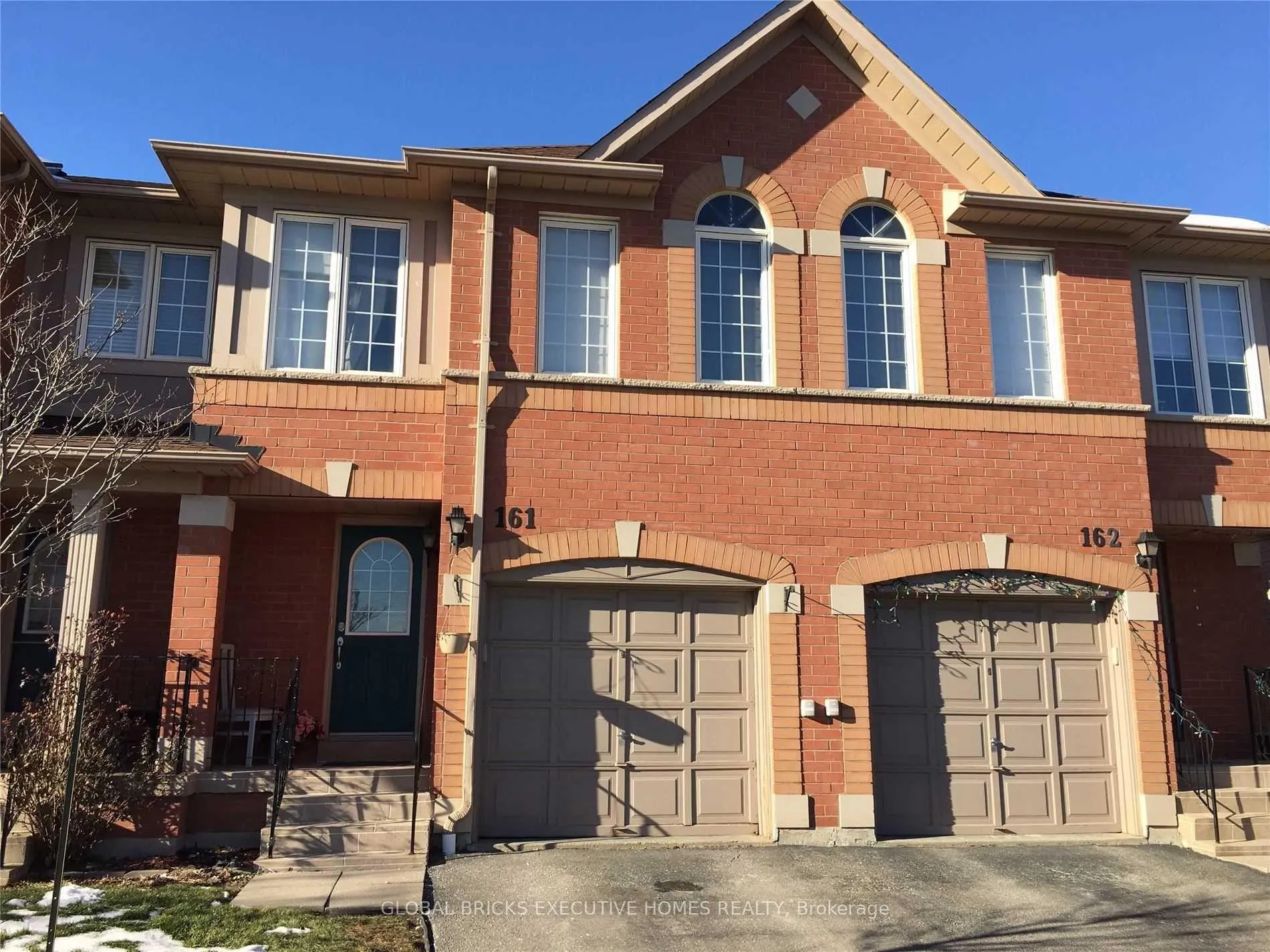 Front of Unit 161, 5030 Heatherleigh Avenue