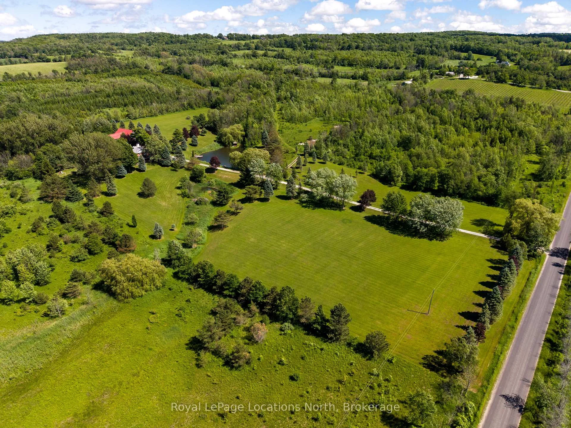Photo 3 of 415799 10th Line, Blue Mountains — HOMEH