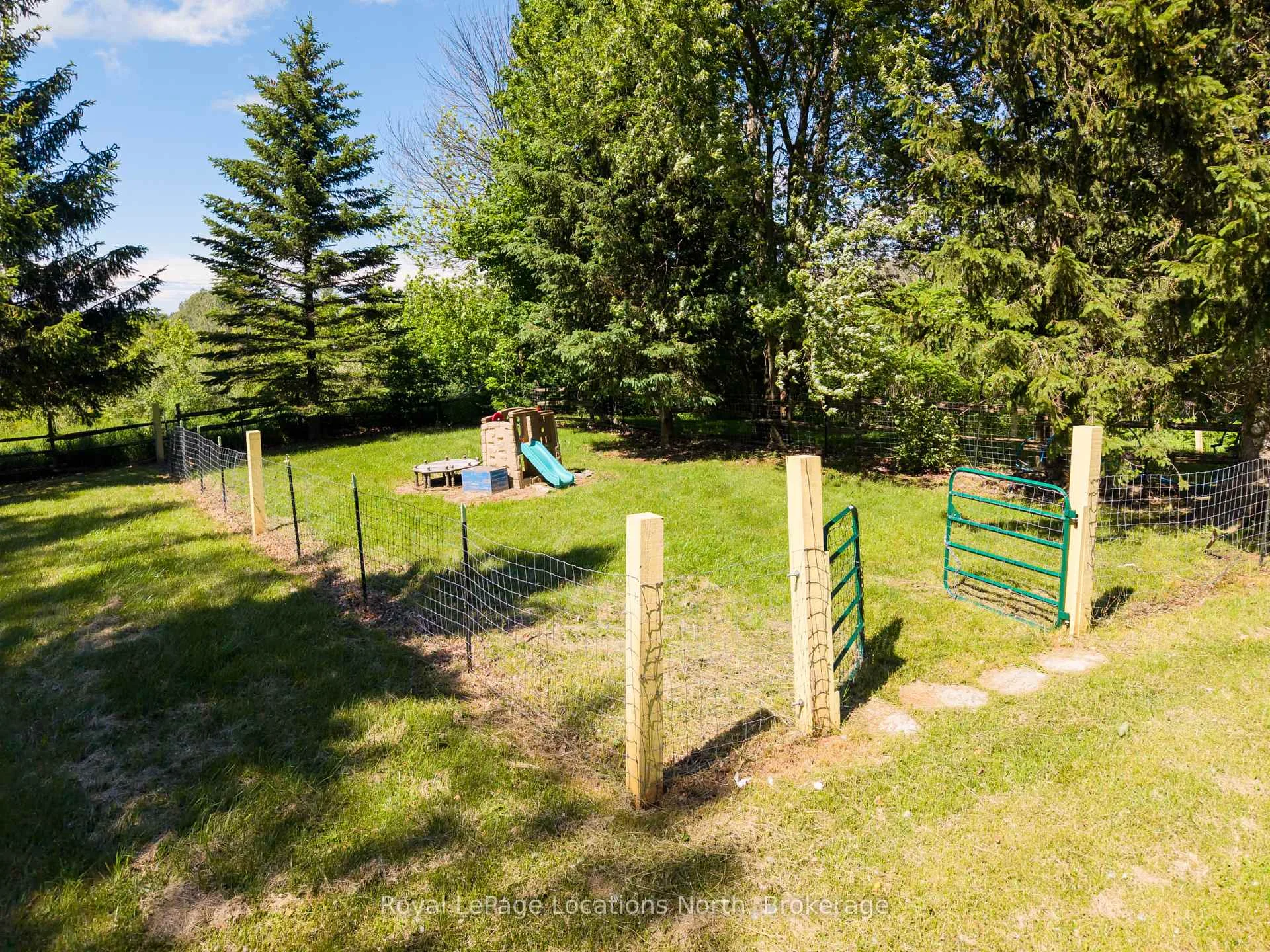 Photo 19 of 415799 10th Line, Blue Mountains — HOMEH