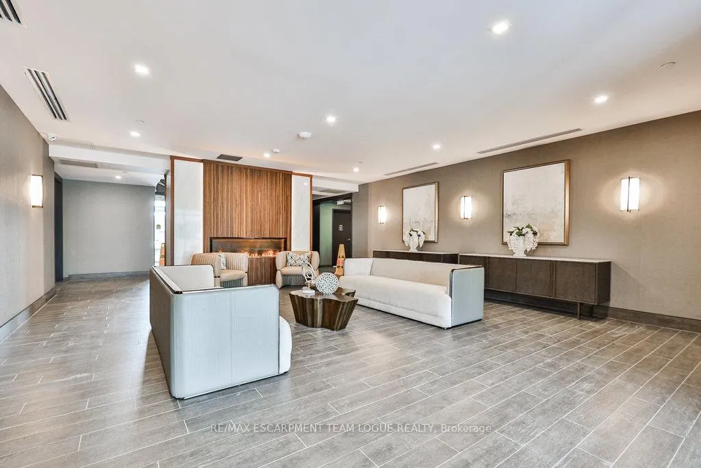 Photo 6 of Unit 813, 470 Dundas Street E, Hamilton, Waterdown — HOMEH