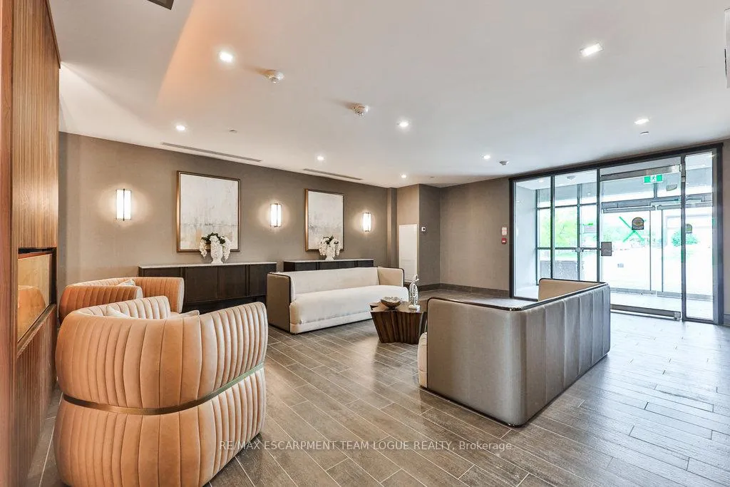 Photo 7 of Unit 813, 470 Dundas Street E, Hamilton, Waterdown — HOMEH