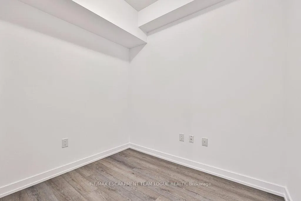 Photo 11 of Unit 813, 470 Dundas Street E, Hamilton, Waterdown — HOMEH
