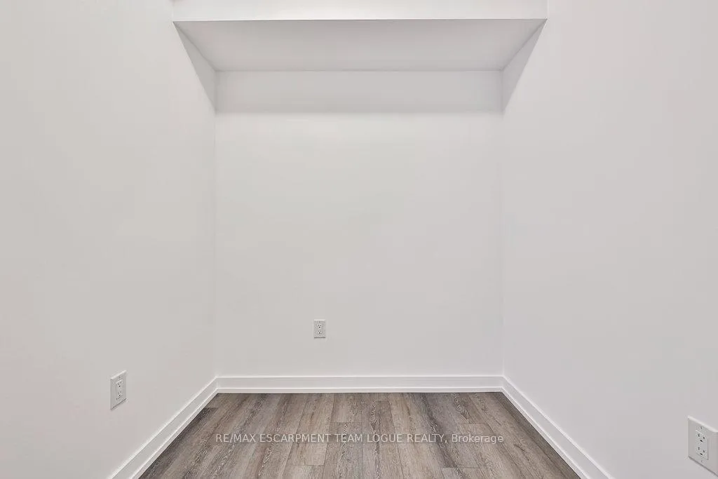 Photo 12 of Unit 813, 470 Dundas Street E, Hamilton, Waterdown — HOMEH