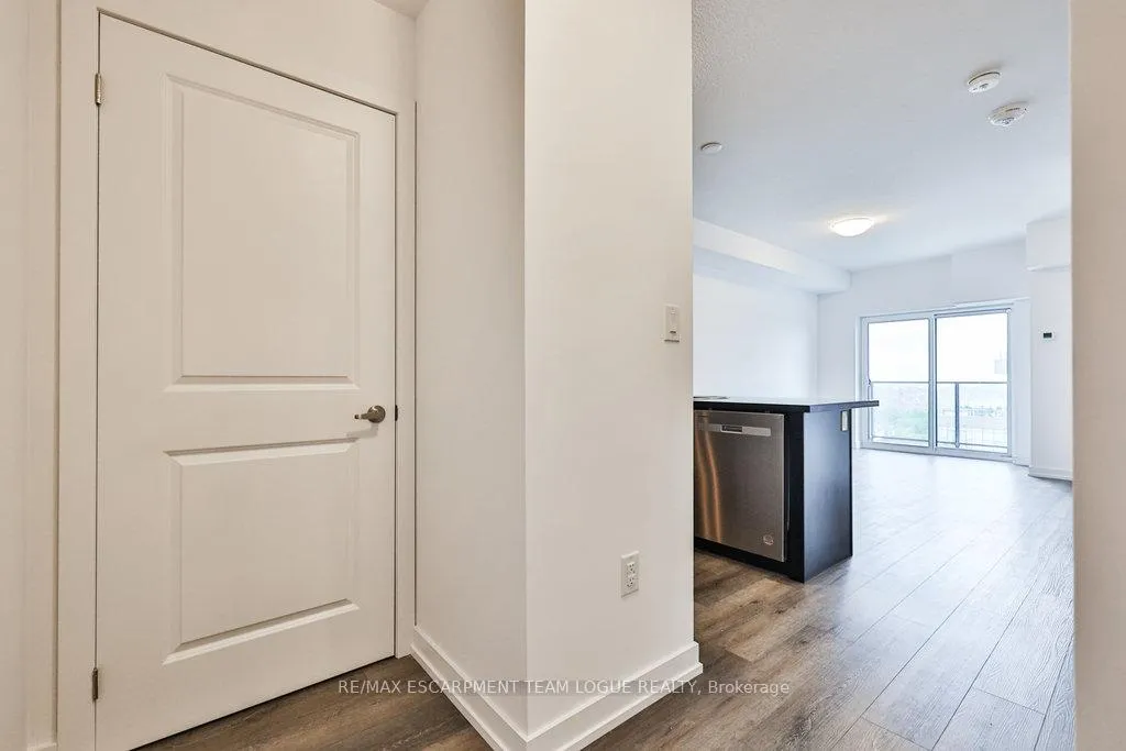 Photo 13 of Unit 813, 470 Dundas Street E, Hamilton, Waterdown — HOMEH
