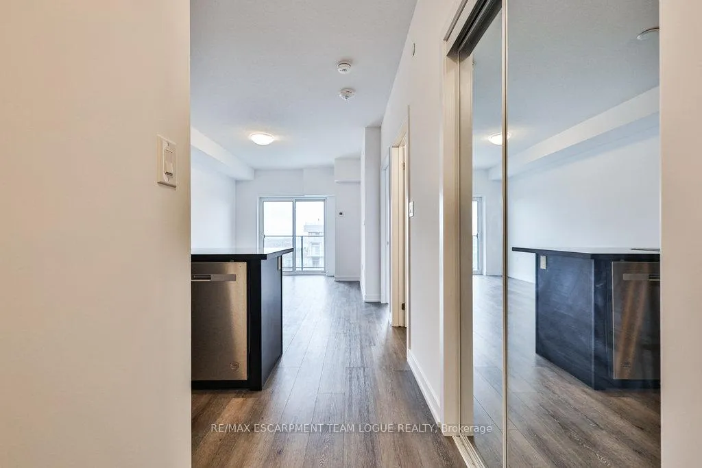 Photo 15 of Unit 813, 470 Dundas Street E, Hamilton, Waterdown — HOMEH