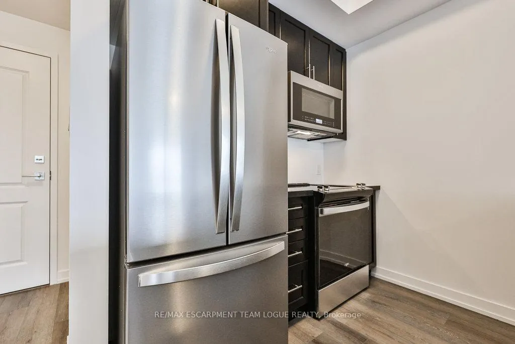 Photo 19 of Unit 813, 470 Dundas Street E, Hamilton, Waterdown — HOMEH