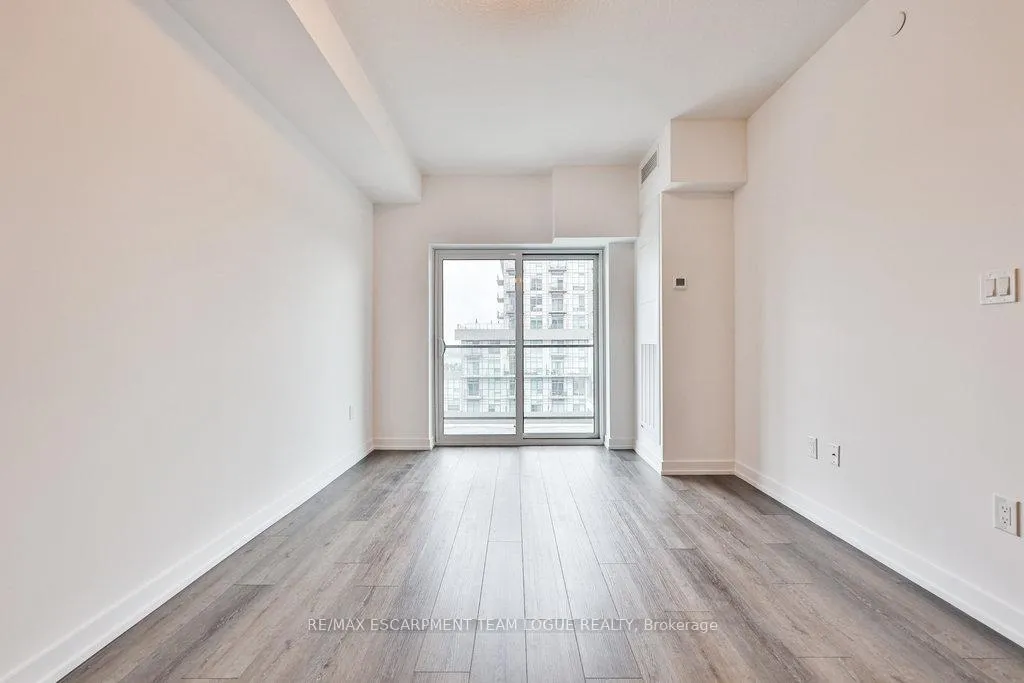 Photo 22 of Unit 813, 470 Dundas Street E, Hamilton, Waterdown — HOMEH