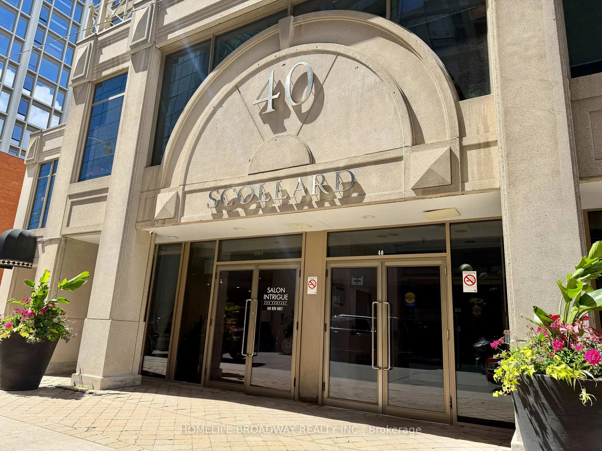Front of Unit 1106, 40 Scollard Street