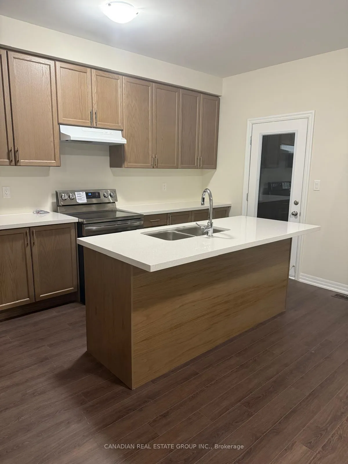 Photo 3 of 26 Donald Ingram Crescent, Georgina, Keswick North — HOMEH
