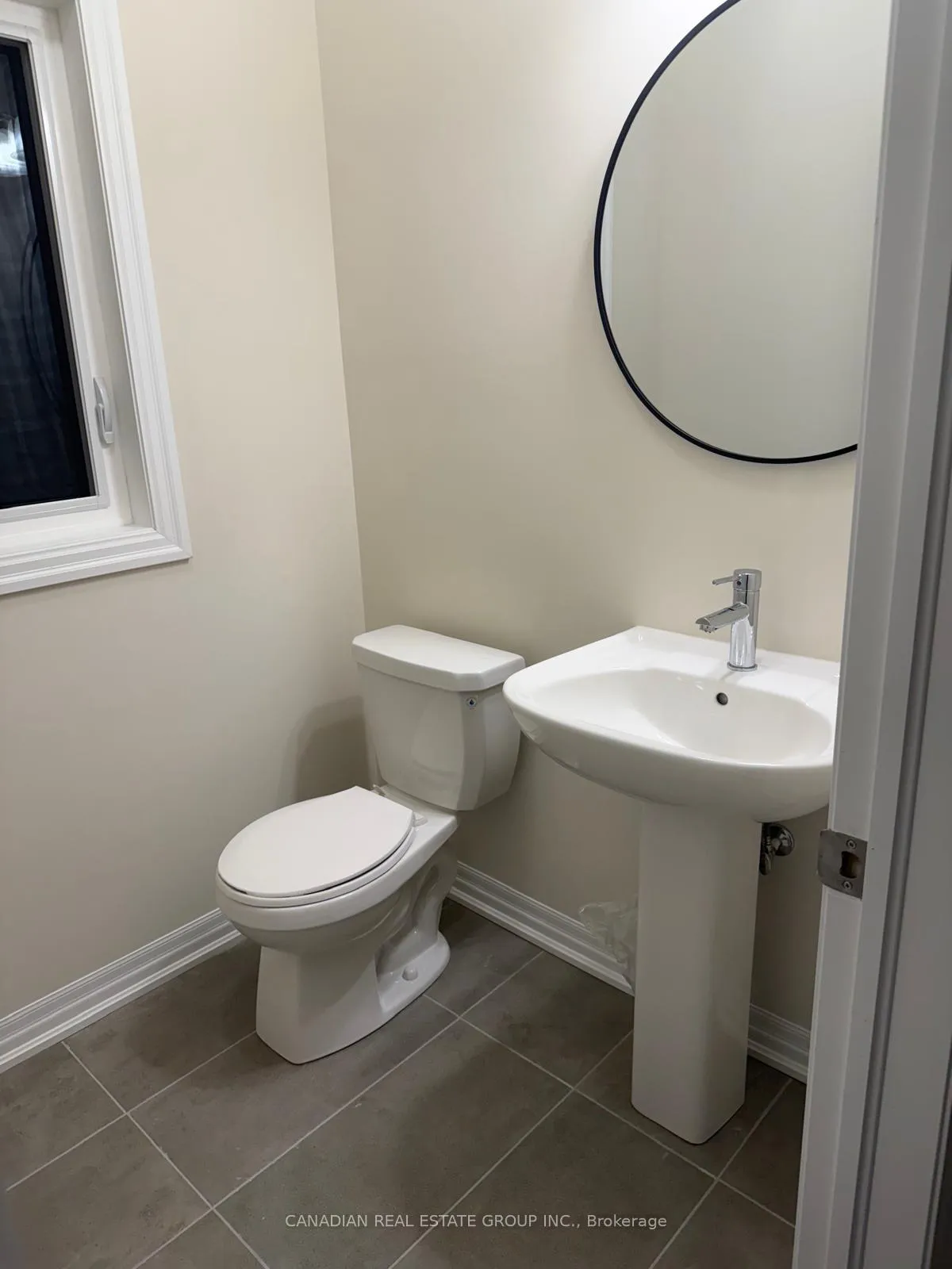 Photo 7 of 26 Donald Ingram Crescent, Georgina, Keswick North — HOMEH