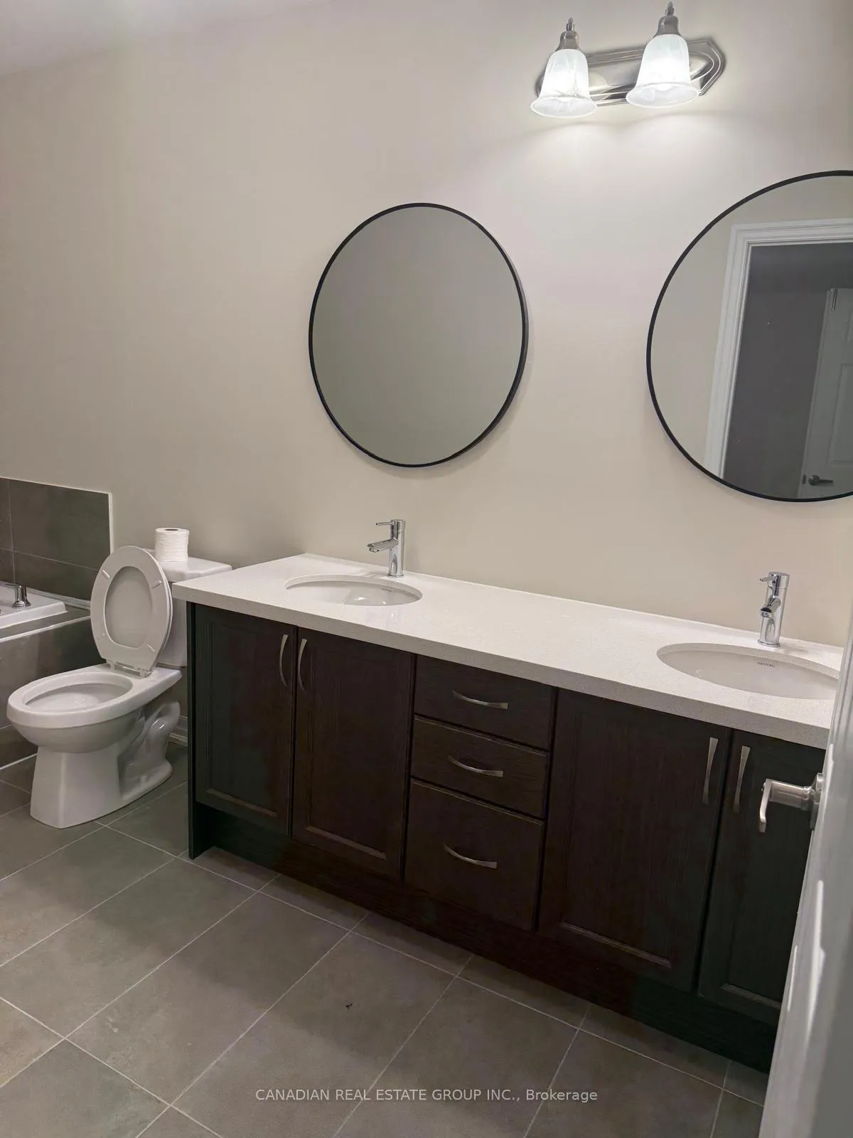 Photo 15 of 26 Donald Ingram Crescent, Georgina, Keswick North — HOMEH