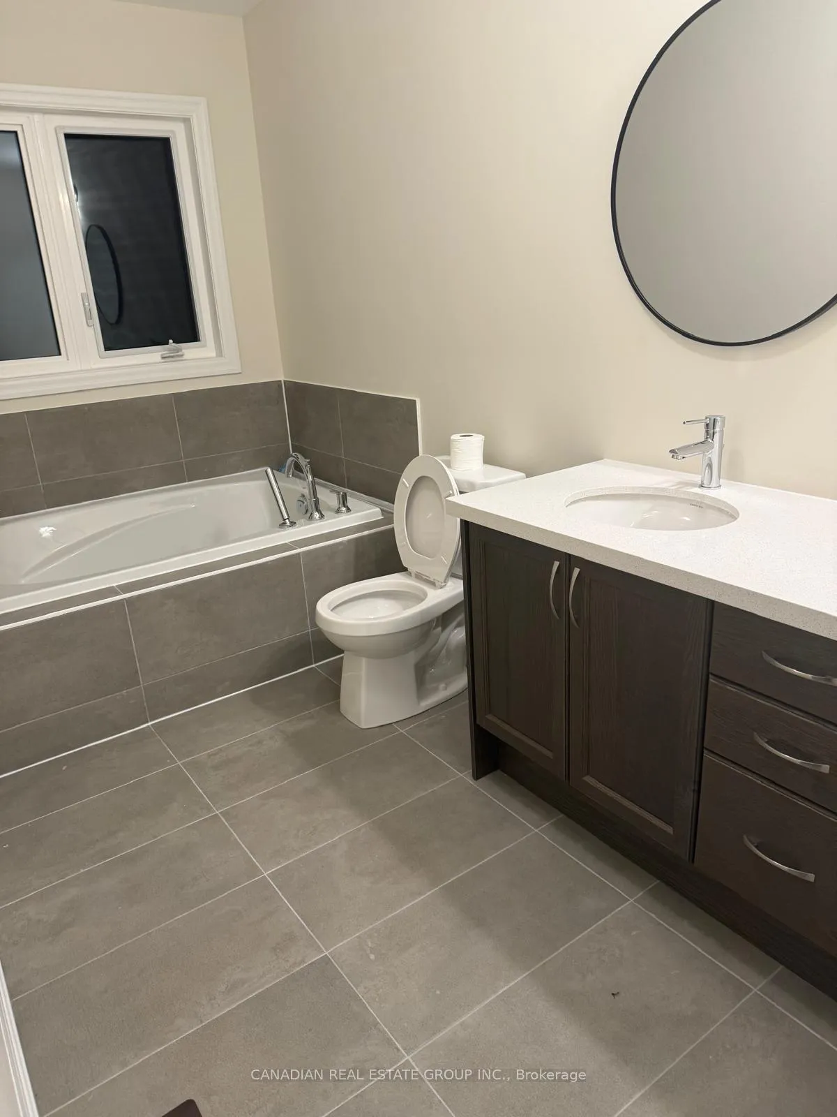 Photo 16 of 26 Donald Ingram Crescent, Georgina, Keswick North — HOMEH