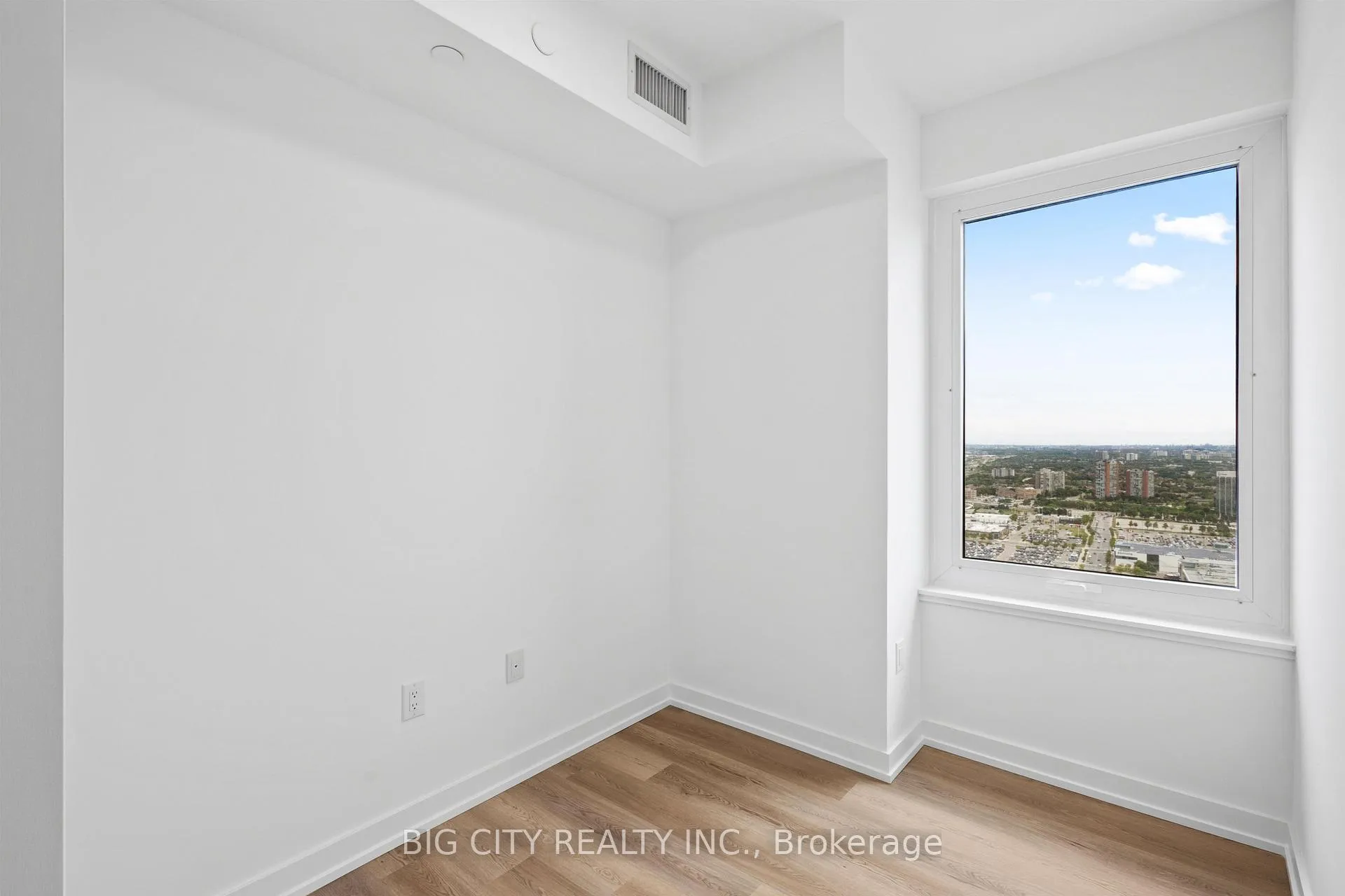 Photo 17 of Unit 3304, 395 Square One Drive, Mississauga, City Centre — HOMEH