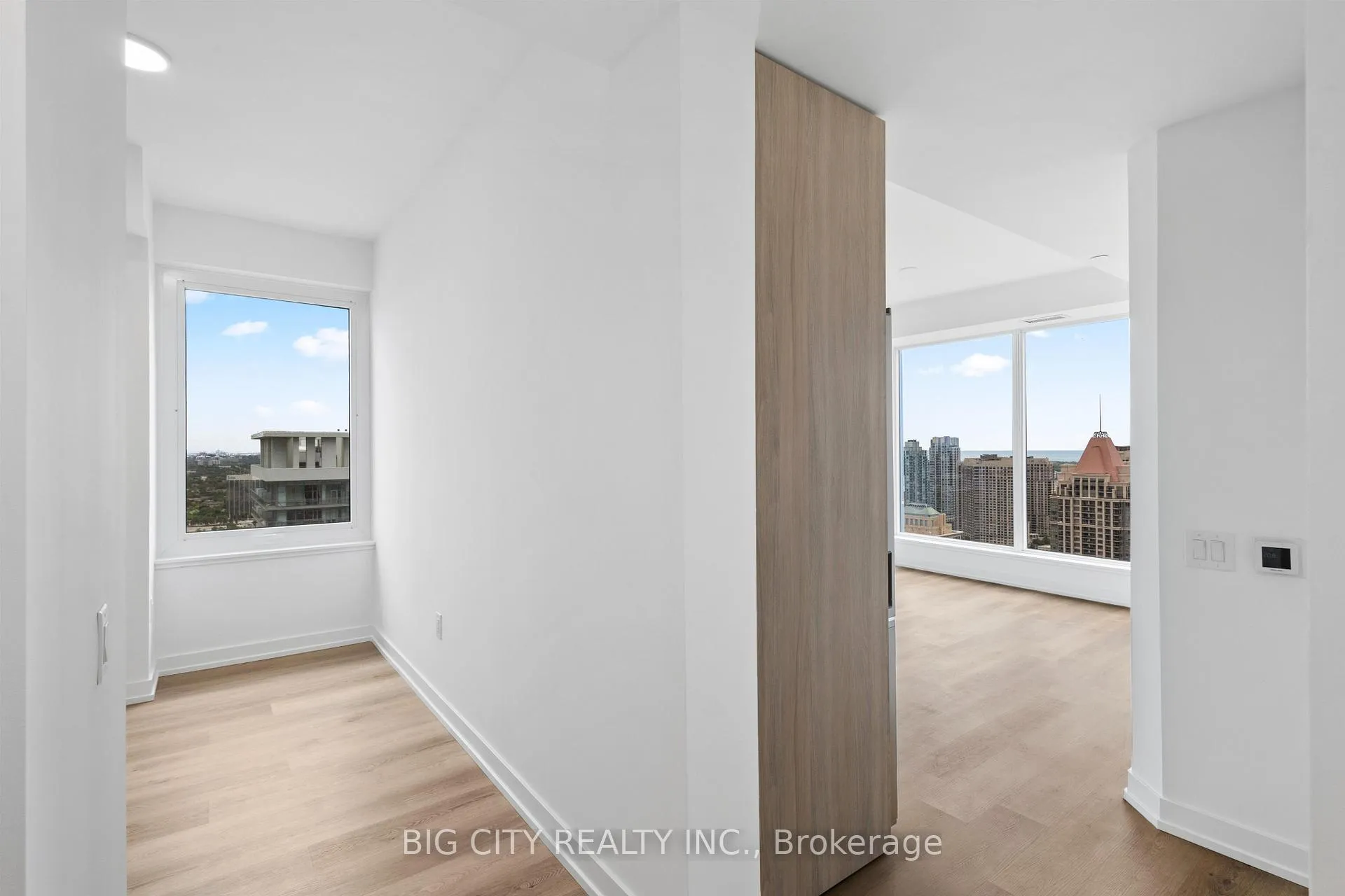 Photo 18 of Unit 3304, 395 Square One Drive, Mississauga, City Centre — HOMEH
