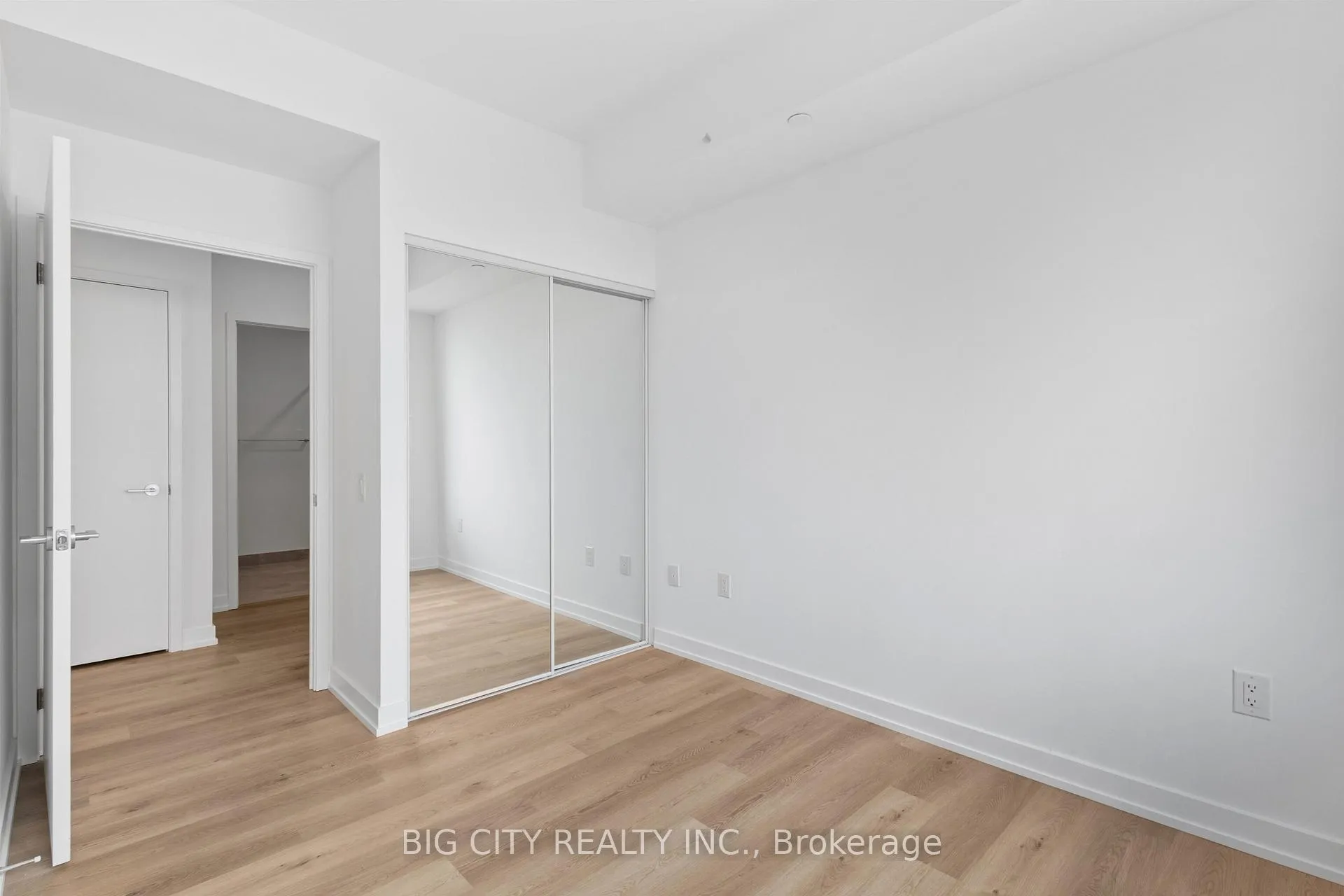 Photo 19 of Unit 3304, 395 Square One Drive, Mississauga, City Centre — HOMEH