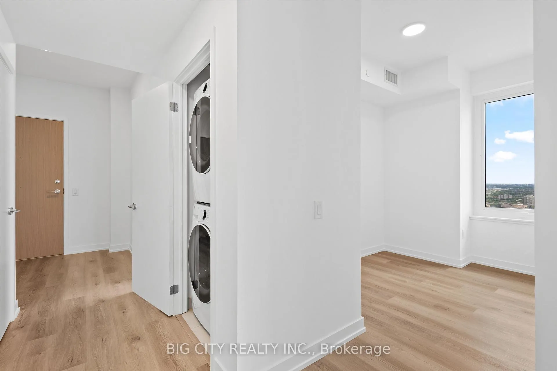 Photo 25 of Unit 3304, 395 Square One Drive, Mississauga, City Centre — HOMEH