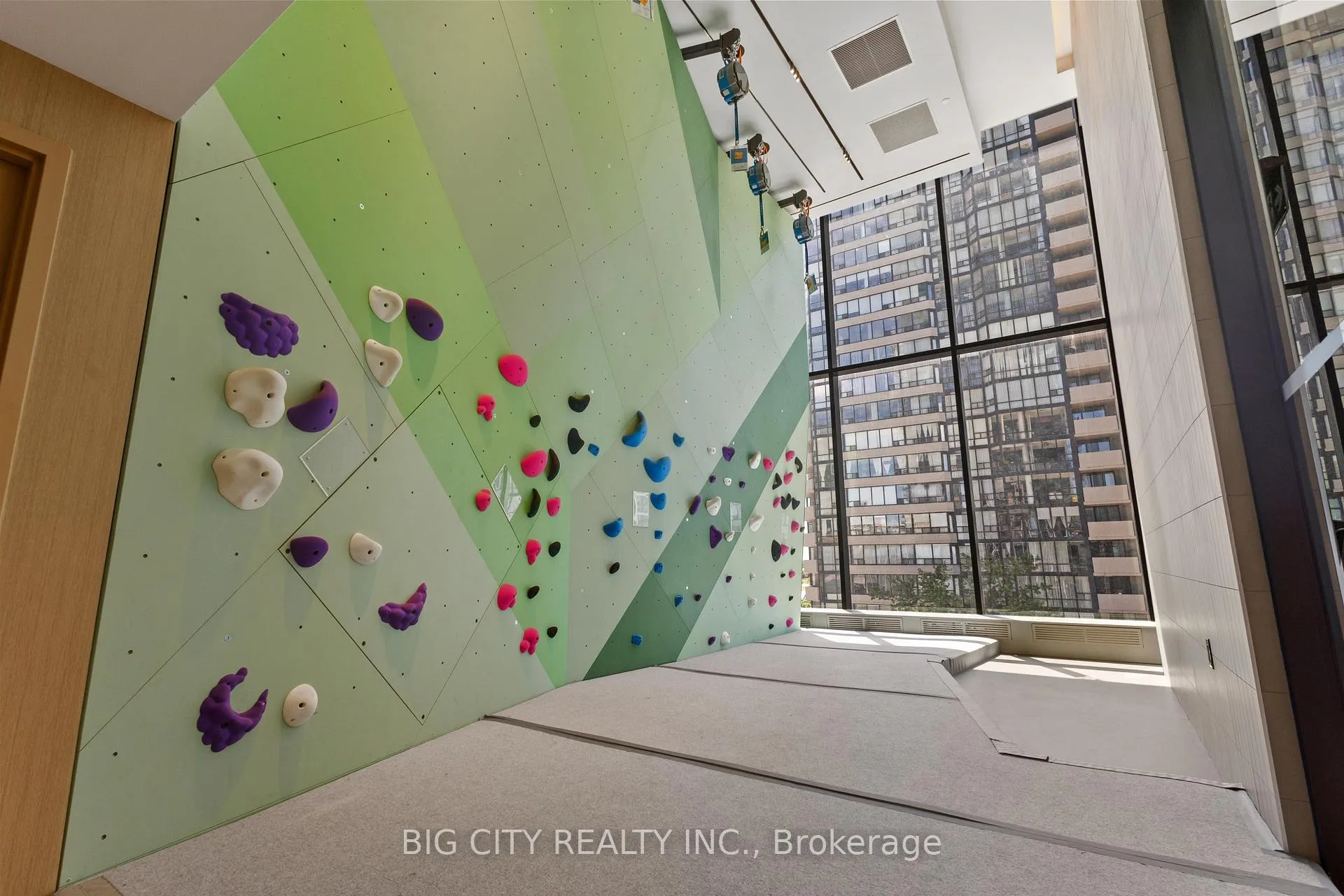 Photo 28 of Unit 3304, 395 Square One Drive, Mississauga, City Centre — HOMEH