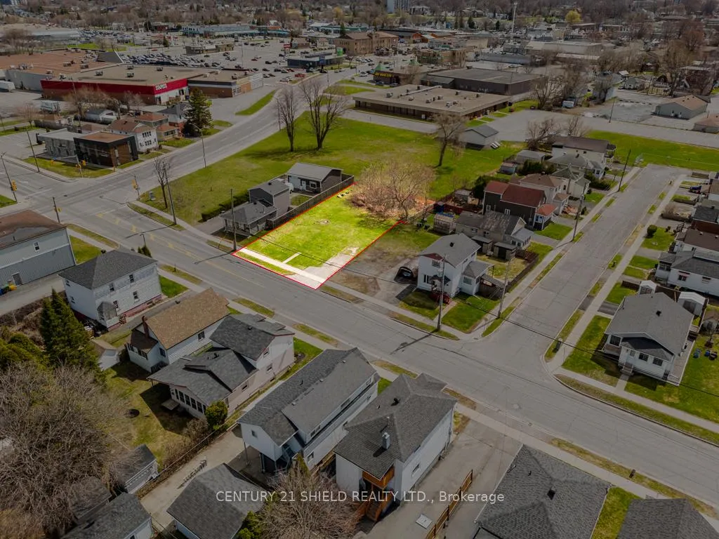 Photo 4 of 20 Eleventh Street W, Cornwall, Cornwall — HOMEH