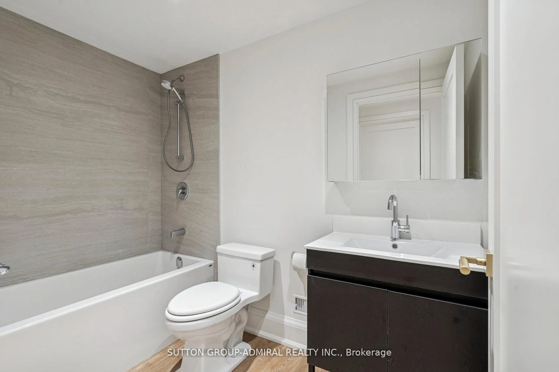 Photo 25 of 78 Burncrest Drive, Toronto, Bedford Park-Nortown — HOMEH