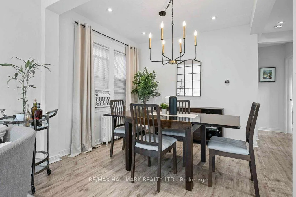 Photo 4 of 34 Gloucester Grove, Toronto, Humewood-Cedarvale — HOMEH