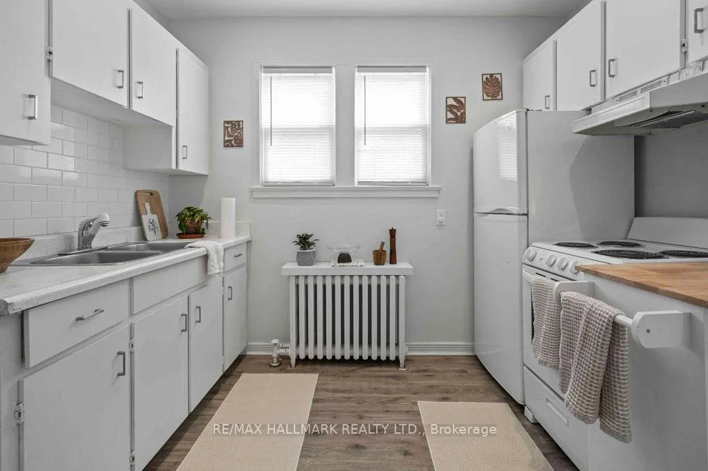 Photo 6 of 34 Gloucester Grove, Toronto, Humewood-Cedarvale — HOMEH