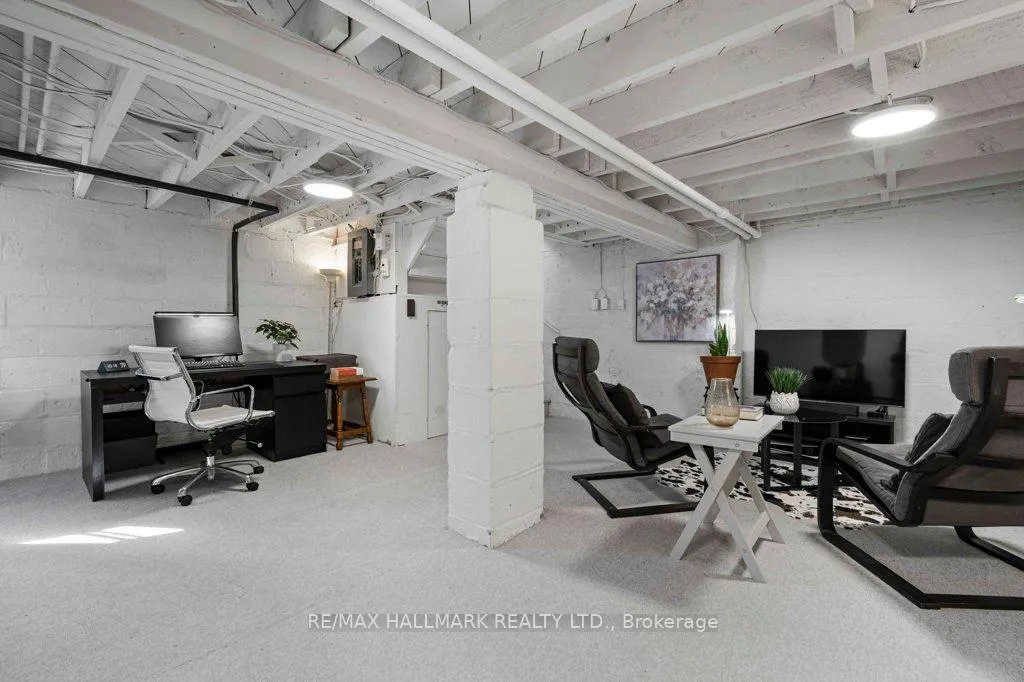 Photo 12 of 34 Gloucester Grove, Toronto, Humewood-Cedarvale — HOMEH