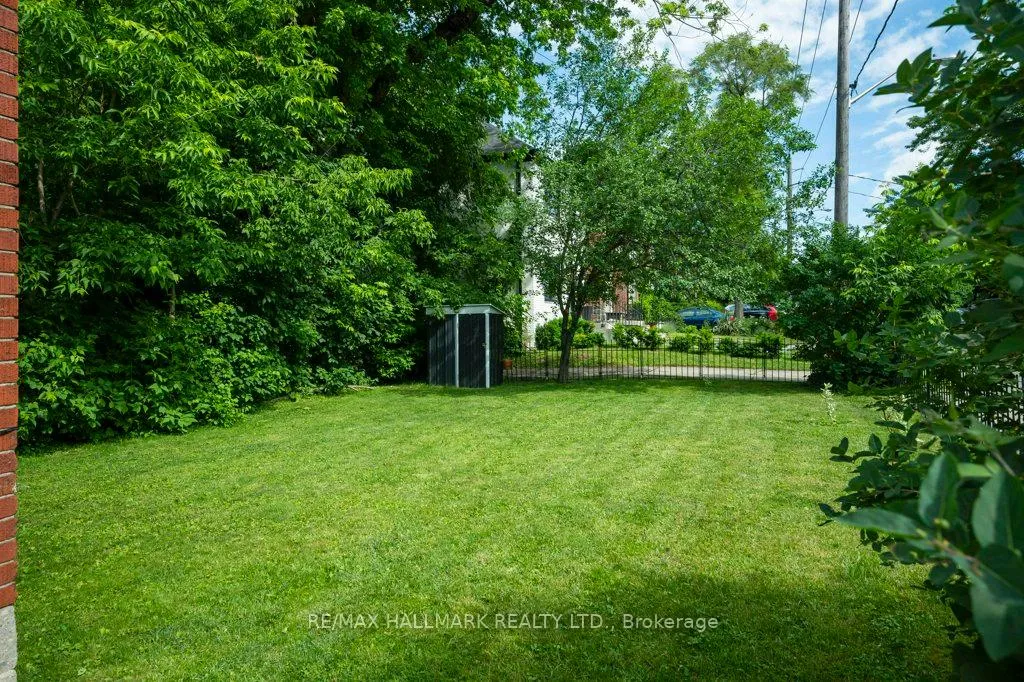 Photo 20 of 34 Gloucester Grove, Toronto, Humewood-Cedarvale — HOMEH