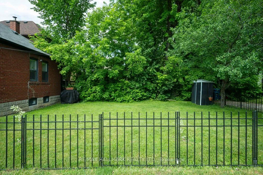 Photo 21 of 34 Gloucester Grove, Toronto, Humewood-Cedarvale — HOMEH