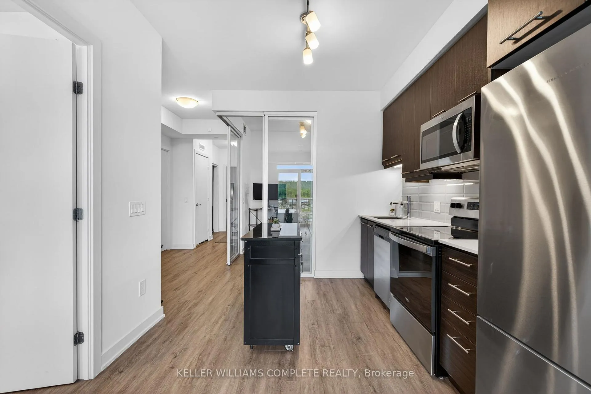Photo 6 of Unit Unit 501, 385 Winston Road, Grimsby, Grimsby Beach — HOMEH
