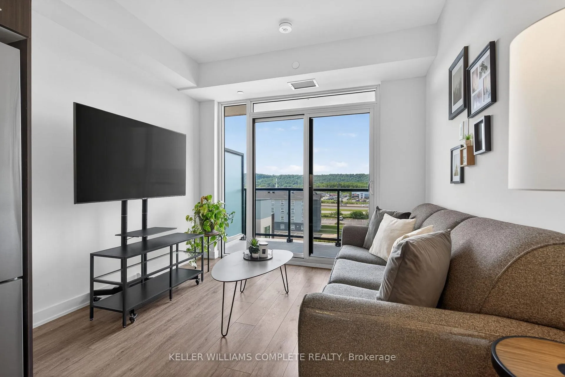 Photo 7 of Unit Unit 501, 385 Winston Road, Grimsby, Grimsby Beach — HOMEH